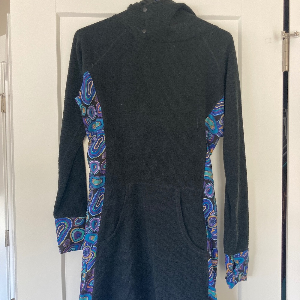 Women’s micro fleece adventure dress size small